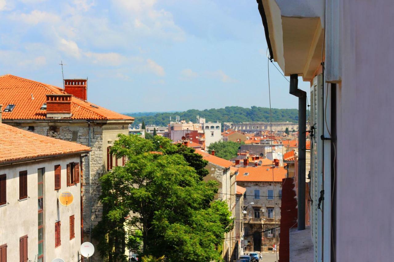 Apartamento Sunny Corner In City Center With Free Parking Pula Exterior foto