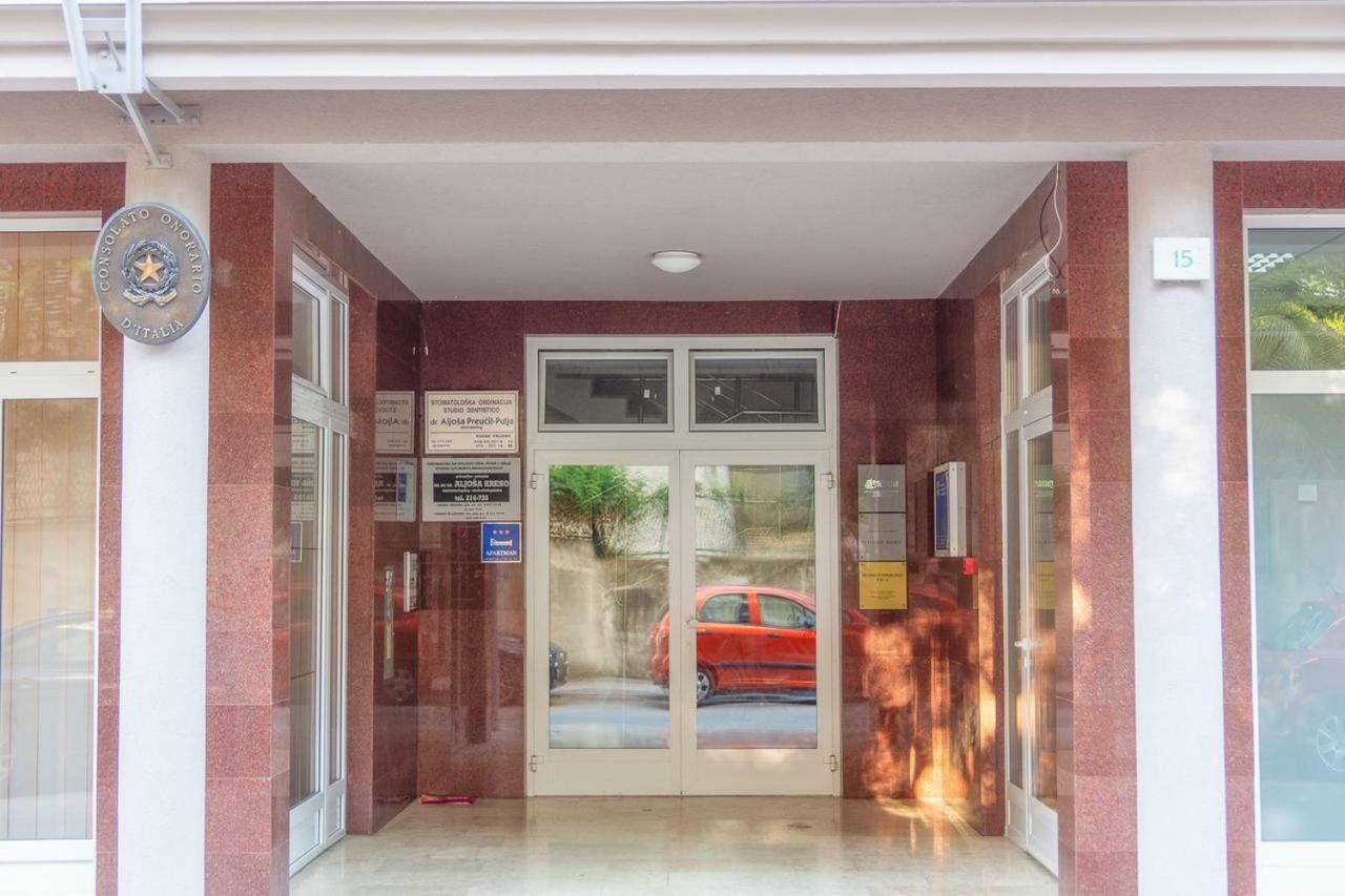 Apartamento Sunny Corner In City Center With Free Parking Pula Exterior foto